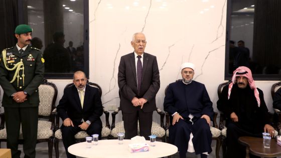 مندوباً عن الملك وولي العهد. العيسوي يعزي الدويكات والمناصير/ عباد