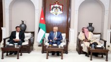 رئيس الديوان الملكي يلتقي وفداً من أبناء منطقة غور فيفا