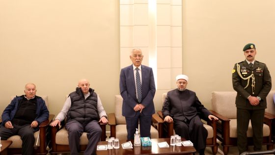 مندوباً عن الملك وولي العهد.. العيسوي يعزي عشيرة البطاينة