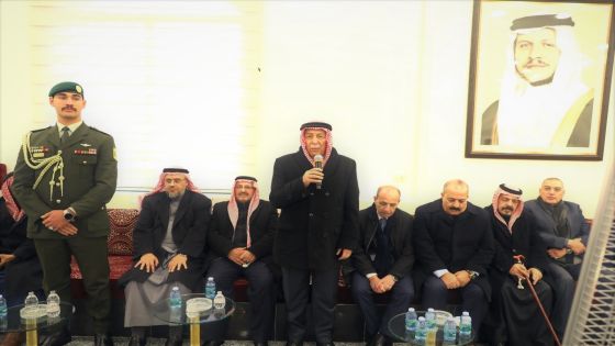 مندوباً عن الملك وولي العهد. العيسوي يعزي بوفاة والد وزير الإدارة المحلية