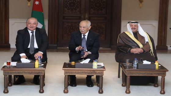 رئيس الديوان الملكي يلتقي فعاليات مجتمعية