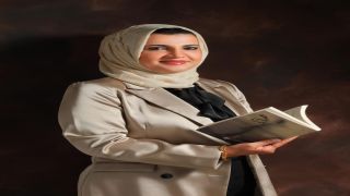 إصدار جديد للكاتبة مها صالح بعنوان “رحلة عبر المرايا” يعكس تجاربها وآراءها حول القضايا العربية والاجتماعية