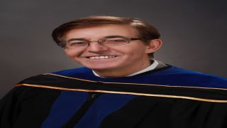 تخصص اللغة العربية، ولغة المتخصصين الكتابية في التواصل الاجتماعي