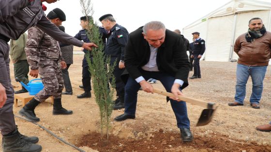 جوينات يرعى فعالية بيئية لزراعة 2000 شجرة في عدد من المواقع داخل مدينة مادبا ضمن برنامج التشجير الوطني الذي اطلقته وزارة الادارة المحلية