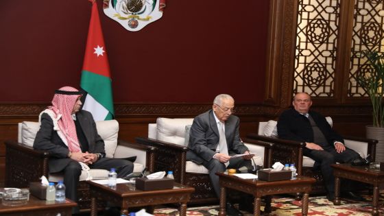 رئيس الديوان الملكي يلتقي وفداً ثقافياً وشبابياً