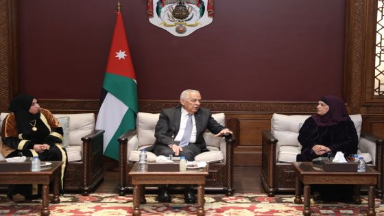 رئيس الديوان الملكي الهاشمي يلتقي فعاليات مجتمعية تطوعية