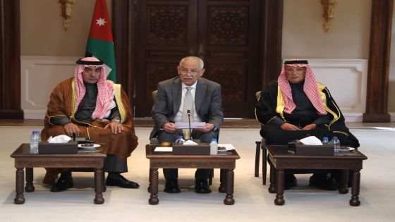 رئيس الديوان الملكي الهاشمي يلتقي  فعاليات عشائرية