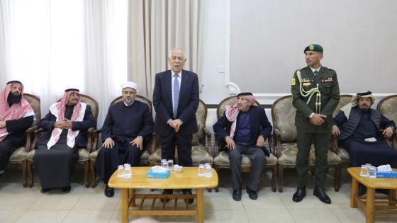 مندوباً عن الملك وولي العهد… العيسوي يعزي عشيرة العمرو