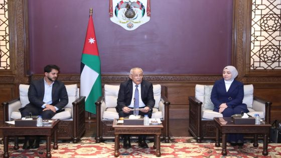 رئيس الديوان الملكي الهاشمي يلتقي فعاليات أكاديمية وشبابية