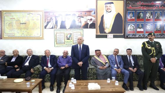 مندوباً عن الملك وولي العهد.. العيسوي يعزي بوفاة الوزير الأسبق خالد العمري