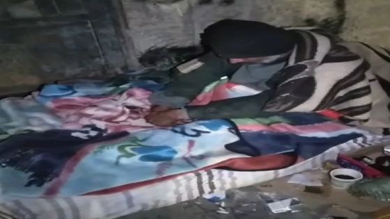 فيديو/ الزميل الملكاوي ينشر مقطع “مسن يعيش بين القمامة في اربد”