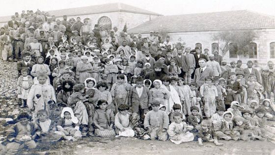 صورة لعائلات أرمنية في السلط عام ١٩١٨