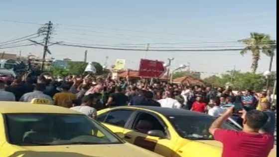 عاجل – شاهد الاعتصامات امام مبنى محافظة المفرق بسبب قضية المشاجرة
