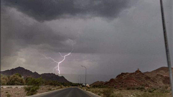 منخفض خماسيني يقترب من المنطقة السبت ويرفع درجات الحرارة