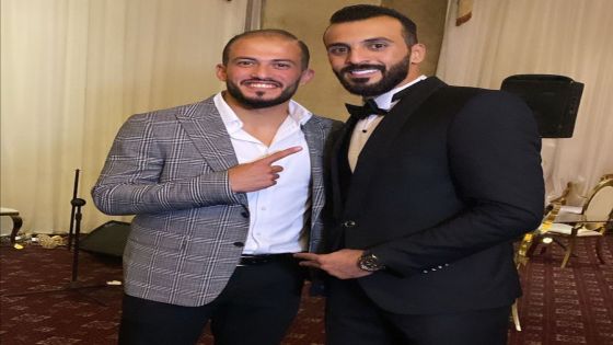 احمد ياسر يزف ابو ليلى بكلمات المحبة والصداقة بمناسبة زفافه