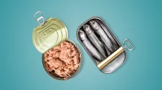 السردين أم التونة .. أيهما أغنى بأحماض أوميغا-3 والبروتين؟