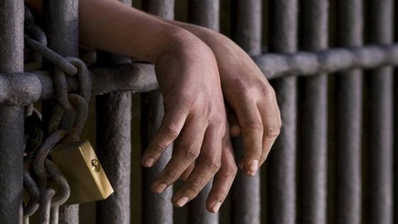 السجن 25 عاماً لرجل اعتدى جنسياً على ابنته 100مرة.. تفاصيل صادمة