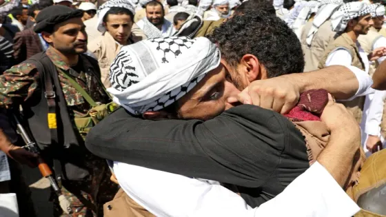بينهم سعوديون .. اتفاق لتبادل 2900 أسير بين الحكومة اليمنية والحوثيين