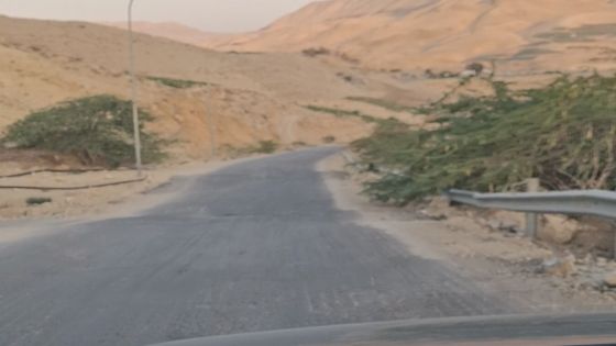 هبوط خطير في طريق وادي الموجب قبل السدّ بـ200 متر.. واتهامات لوزارة الأشغال بالتقصير
