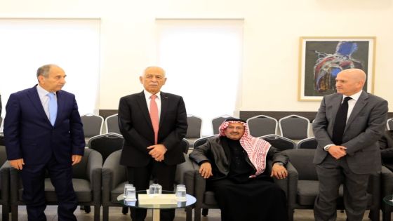 مندوبا عن الملك وولي العهد.. العيسوي يعزي عشيرة النسور