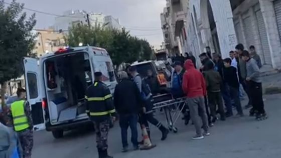 إصابة سائق دراجة دليفري بحادث تصادم بشارع الحصن في إربد