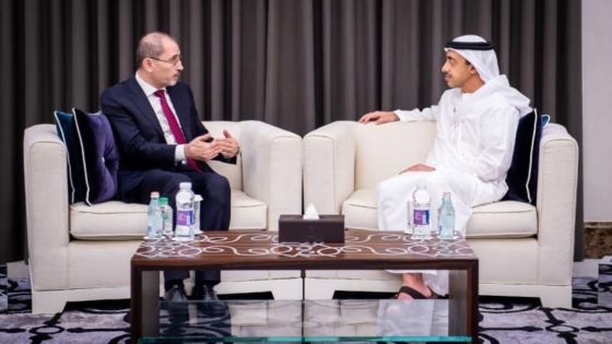 الصفدي يبحث مع نظيره الإماراتي الأوضاع بالمنطقة
