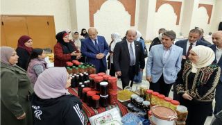 وزير الشباب يفتتح بازار ملتقى “همم” الخيري في إربد