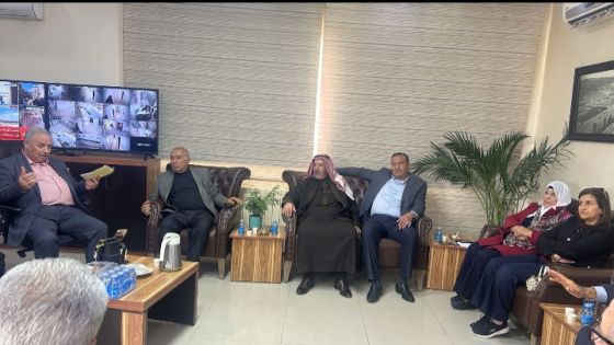 رئيس لجنة بلدية مادبا الكبرى يلتقي مجلس محافظة مادبا لبحث مشاريع تعبيد وصيانة الطرق