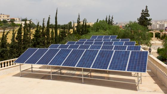 الطاقة تطرح عطاءين خاصين بالطاقة الشمسية لـ100 بلدية