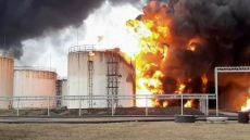 إيران تقصف خزانات وقود داخل إحدى المنشآت في البحرين