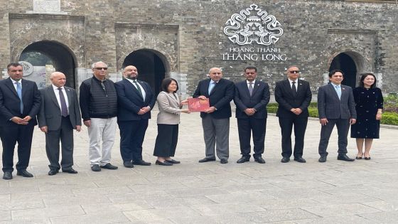 رئيس النواب يلتقي سفراء ورؤساء البعثات العربية المقيمين في فيتنام