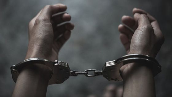القبض على شاب قتل والدته بعصا داخل منزلهم في عمّان