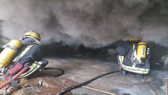 إخماد حريق مصنع بلاستيك في محافظة الزرقاء