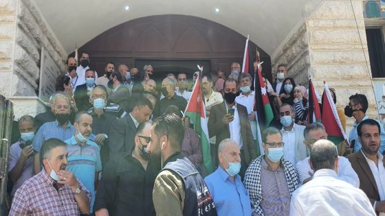 #عاجل شاهدوا : الصحافيون الأردنيون ينفذون وقفة نصرة للفلسطينيين ورفضا للعدوان على غزة
