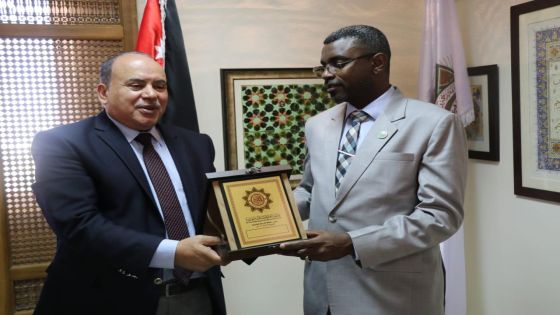 وزير الشؤون الدينية السوداني يزور جامعة العلوم الإسلامية العالمية ويشيد بدورها