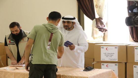 الهلال الأحمر الإماراتي ينفذ في الأردن مشاريع كفالات الأيتام وطرود الخير وكسوة عيد