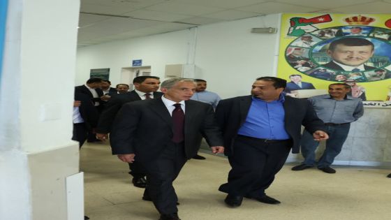 رئيس الوزراء في زيارة غير معلنة لمستشفى النديم