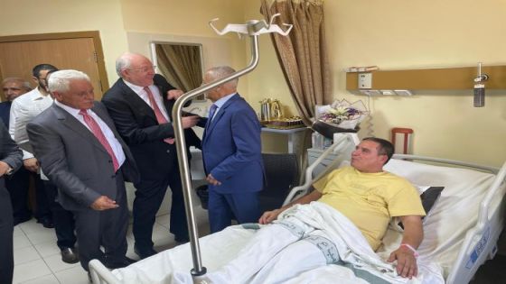 شاهد : العيسوي يطمئن على صحة الكاتب أبو رمان