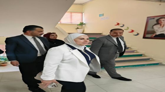 أمين عام وزارة التربية والتعليم تتفقد مدارس في لواء الجامعة