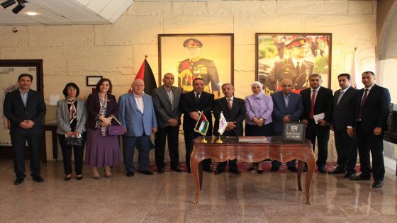 لجنة العمل والتنمية الاجتماعية في مجلس الاعيان تزور البريد الأردني