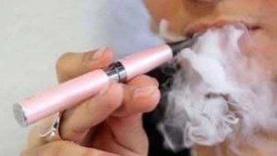 الطبيب الطراونة يحذر السجائر الإلكترونية.. سم قاتل بنكهة خادعة