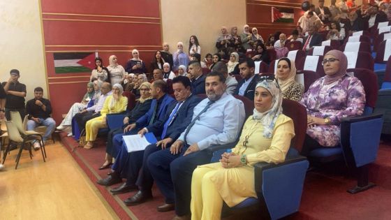 خريجو التمريض في جامعة فيلادلفيا يؤدون قسم المهنة