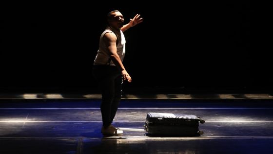“إلى أين؟”.. عرض ليبي يُجسّد القلق الوجودي ضمن مهرجان المونودراما العربي في جرش 39