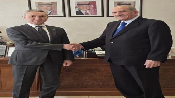 الذنيبات يبحث مع السفير الكازاخستاني تعزيز التعاون المشترك في قطاع الفوسفات