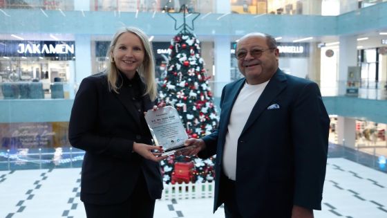 السفيرة الهولندية تزور العقبة وتطّلع على تجربة النافورة مول في المباني الخضراء