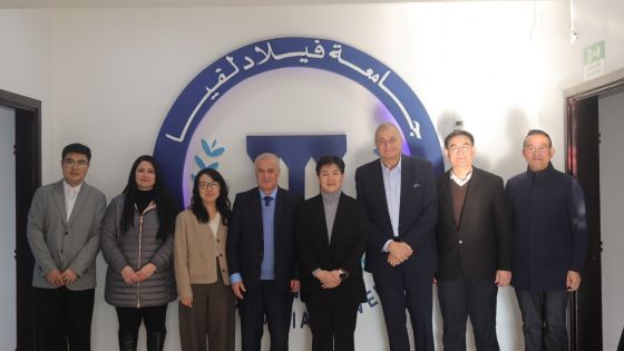 وفد صيني رفيع يزور جامعة فيلادلفيا ويشيد بإنجازاتها في تعليم اللغة الصينية