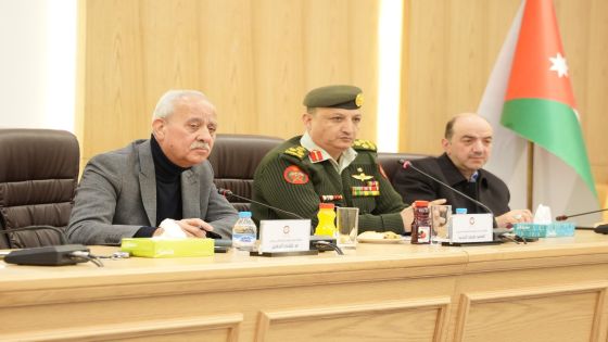 صناعة عمان تبحث تعزيز تواجد المنتجات الوطنية في أسواق الاستهلاكية العسكرية