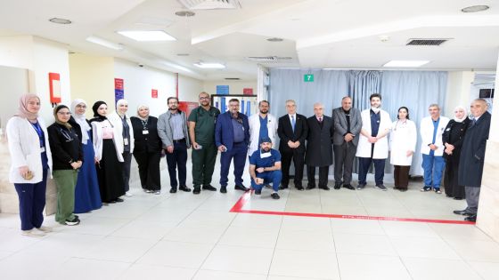 البصول يُشارك كوادر مستشفى الجامعة الأردنيّة أولَ أيّام عيد الفطر ويتفقّد سير العمل