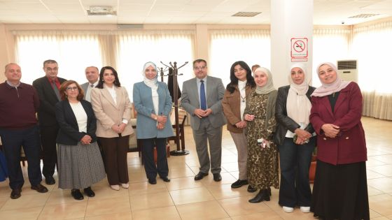 أسرة جامعة البترا تتبادل التهاني بمناسبة عيد الفطر السعيد