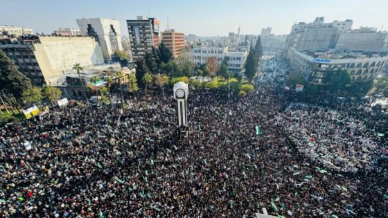 الشرع يدعو السوريين للنزول إلى الشوارع احتفالًا بذكری سقوط النظام السابق